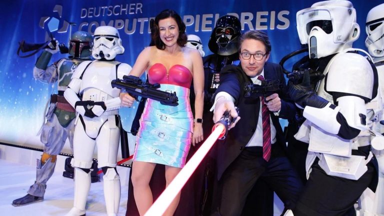 Dorothee Bär: Gehalt, Kinder, Ehemann – Alles Wichtige über die CSU-Politikerin Dorothee Bär: Gehalt, Kinder, Ehemann – Alles Wichtige über die CSU-Politikerin