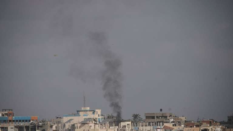 Israel setzt Offensive in Gaza fort: Luftangriff auf ehemalige Schule fordert dutzende Tote Israel setzt Offensive in Gaza fort: Luftangriff auf ehemalige Schule fordert dutzende Tote